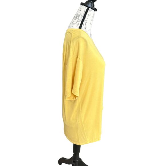 New Hem & Thread Goldenrod Short Sleeve T-shirt Slit Hem Stretch Small NWT - Picture 2 of 6
